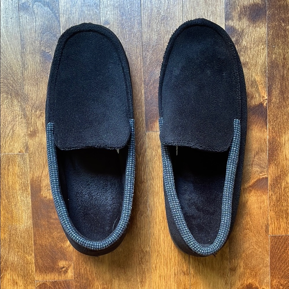 Isotoner - Men's Black Slip-On Loafers